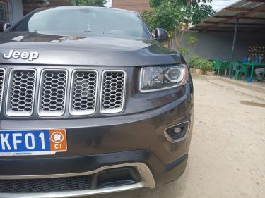 Annonce AUTO.CI : Jeep Grand Cherokee Laredo