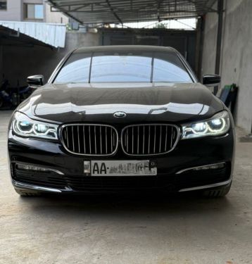 Annonce AUTO.CI : BMW Série 7 V8 moteur 