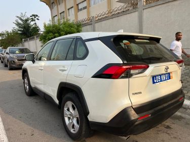 Annonce AUTO.CI : Toyota RAV 4 VVTI chez concessionnaire