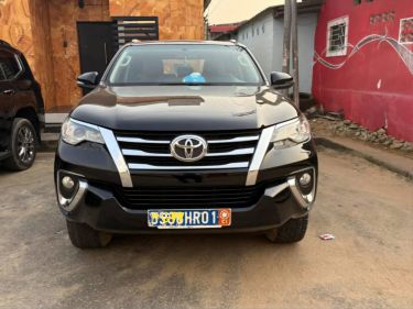 Annonce AUTO.CI : Toyota Fortuner  V6 moteur vvti