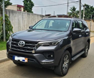 Annonce AUTO.CI : Toyota Fortuner  Moteur vvti Acheté chez c