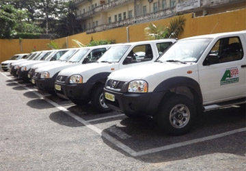 COTE D'IVOIRE : Quand on drague avec les voitures de service !