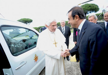 Renault offre un véhicule électrique au Pape Benoît XVI