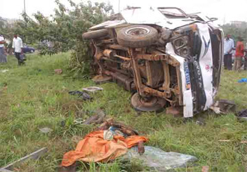 Grave accident de la circulation hier: Collision entre des mini-cars : 28 morts