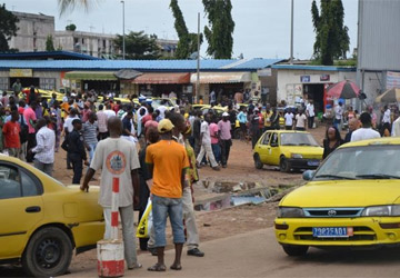 Bagarre entre chauffeurs de wôrô wôrô et syndicalistes - Les transports urbains paralysés hier, à Cocody