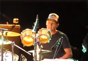 Vidéo - Lance Armstrong se reconvertit dans la musique