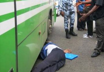 Accident de circulation : Un bus de la SOTRA écrase un homme en plein Plateau