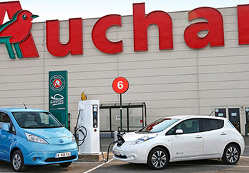 NISSAN et AUCHAN inaugurent le 1er réseau de recharge rapide en France