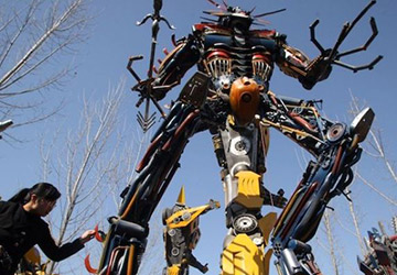 des chinois recyclent des épaves pour en faire des transformers