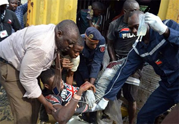 Un conteneur tombe d’un camion et se renverse sur des passants : Un écolier tué et 11 blessés