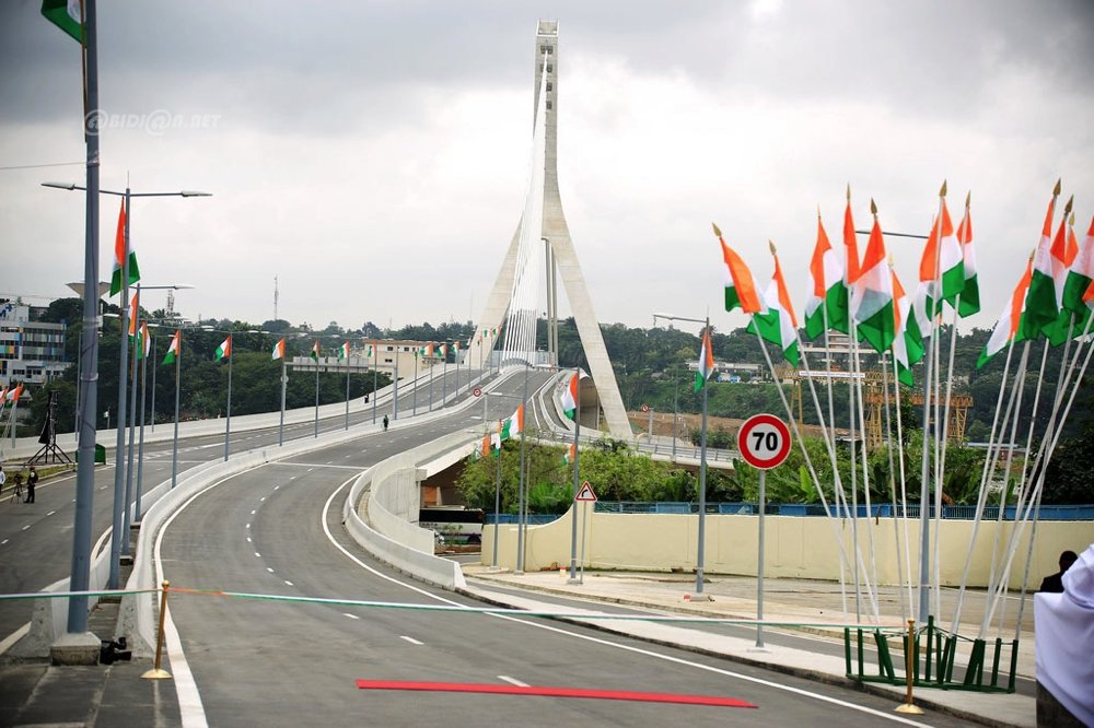 Côte d'Ivoire: le pont Alassane Ouattara d'Abidjan sera fermé à la circulation uniquement les week-ends pour des travaux de nettoyage du pylône (officiel)